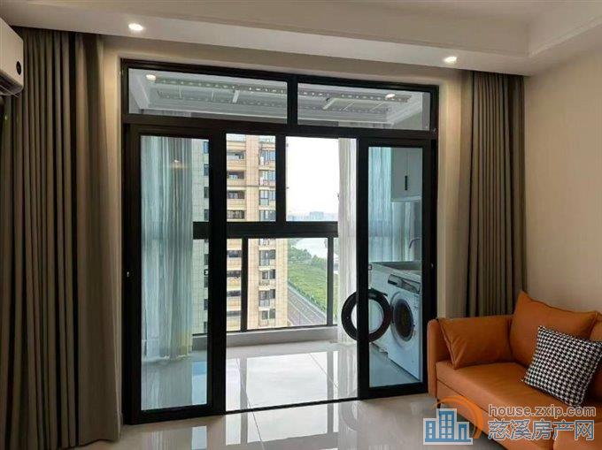 出租 观湖佳苑 两室 精装3500元