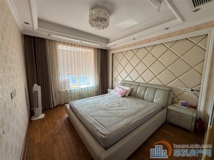 天赐家园 精装带地暖137平方160万