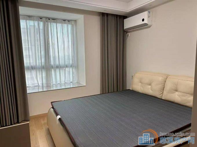 出租 观湖佳苑 两室 精装3500元