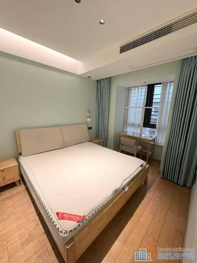 江南大院130平精装3室一书房带车位