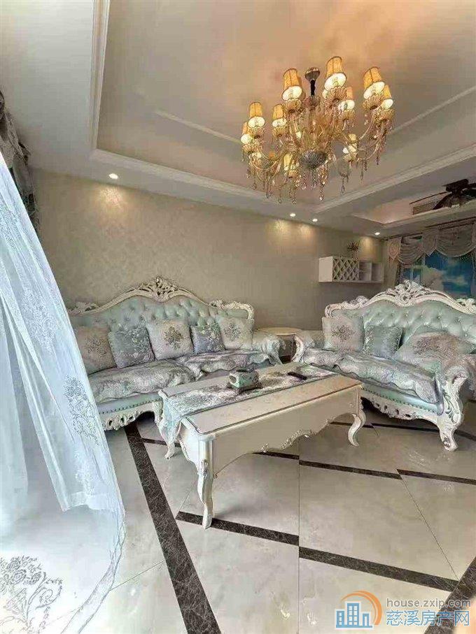 绿城诚园113平两室带衣帽间一卫精装