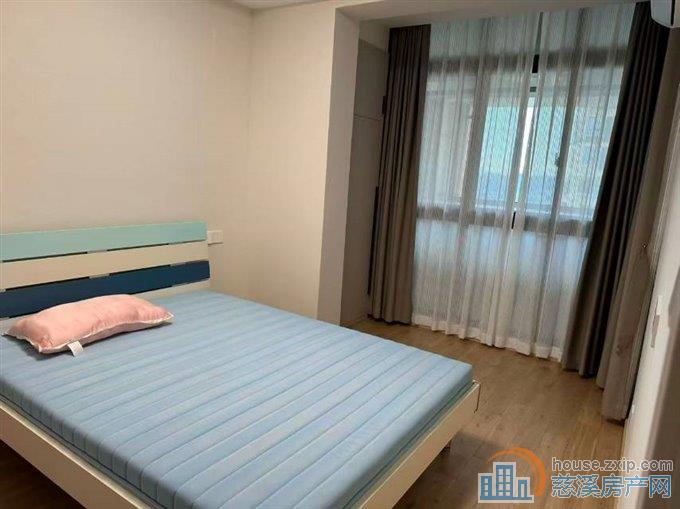 出租 观湖佳苑 两室 精装3500元