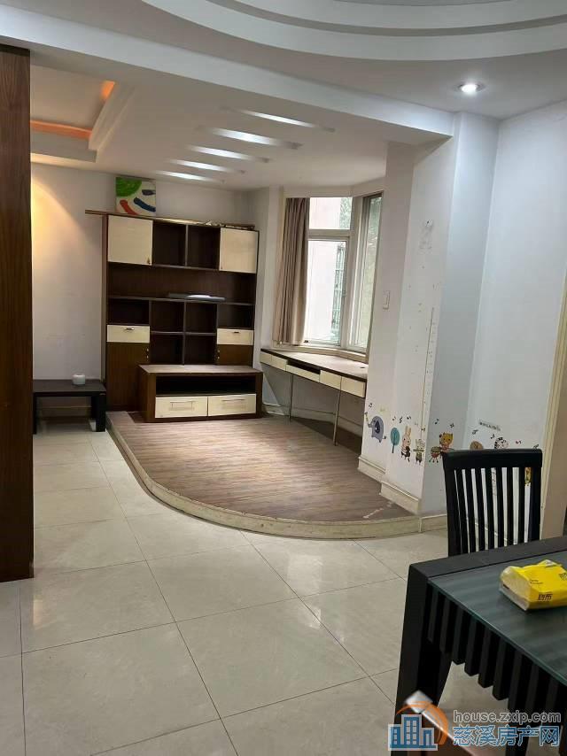 东兴苑北区二楼96平带架空层老精装