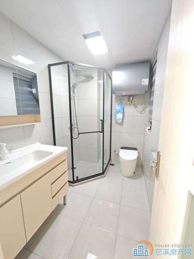 白金湾电梯房层佳132平精装129.8万