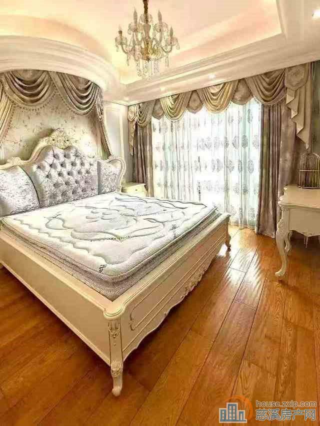 绿城诚园113平两室带衣帽间一卫精装