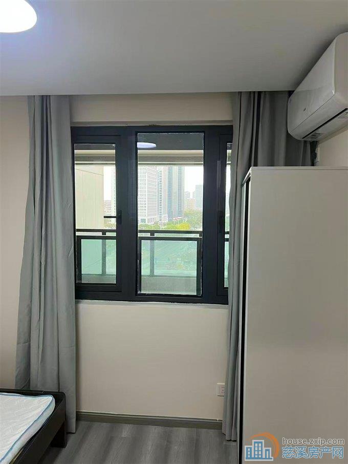 紫阙台119平精装三室3500元/月