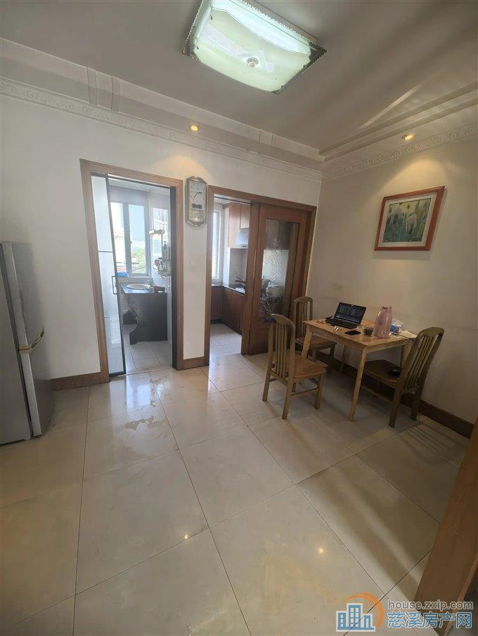 景和家园东区60平46.8万浙师大书包