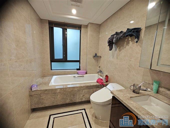 中海湖心半岛花苑