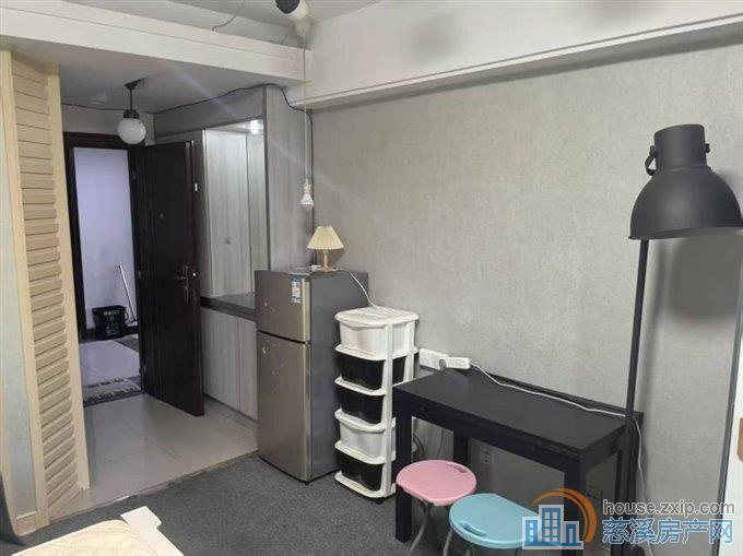 东瑞大厦单身公寓全新装修1000元直