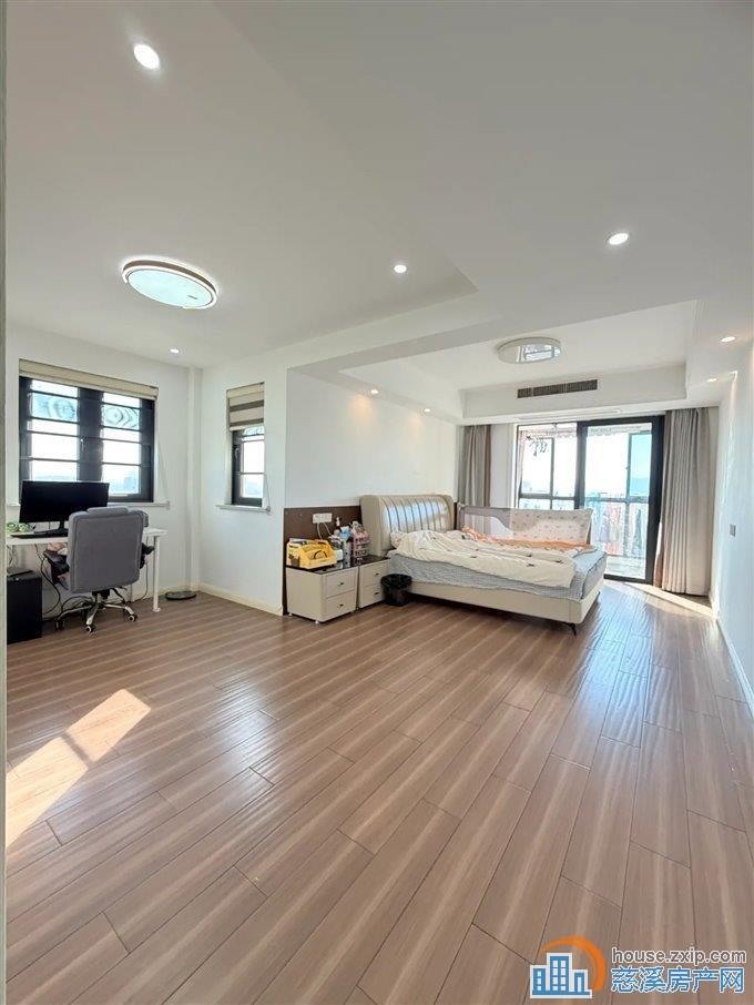 柏顿一期 118平 精装满五唯一带车位