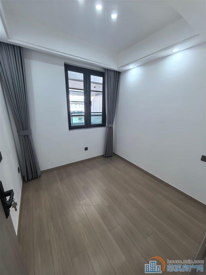 万固臻悦府4室2厅2卫全新精装直接钥匙在