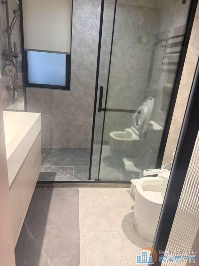 江滨之城 143平精装3室2厅2卫