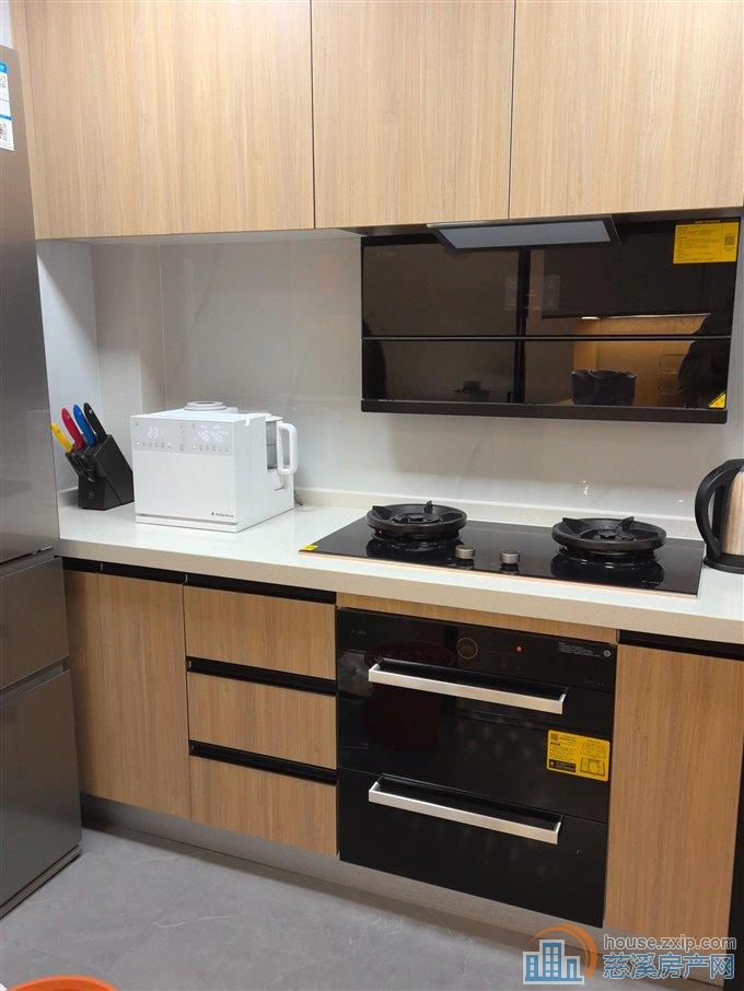 中海湖心半岛 精装102平方带车位