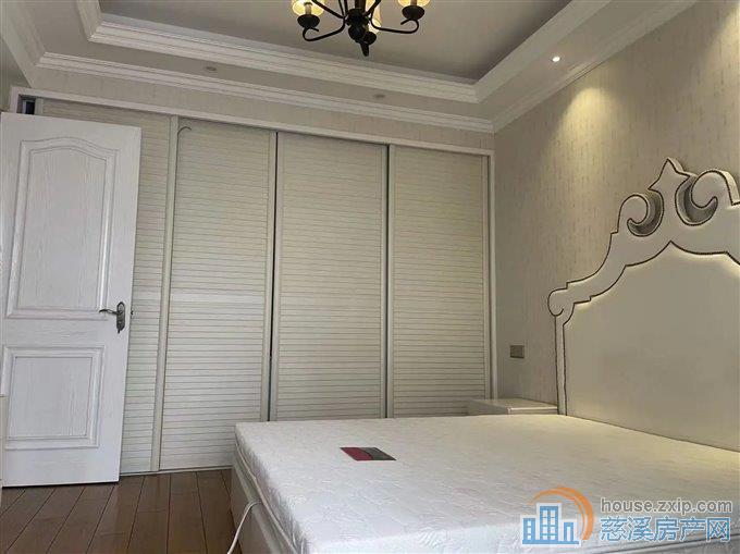 双和家苑86平2800元/月精装