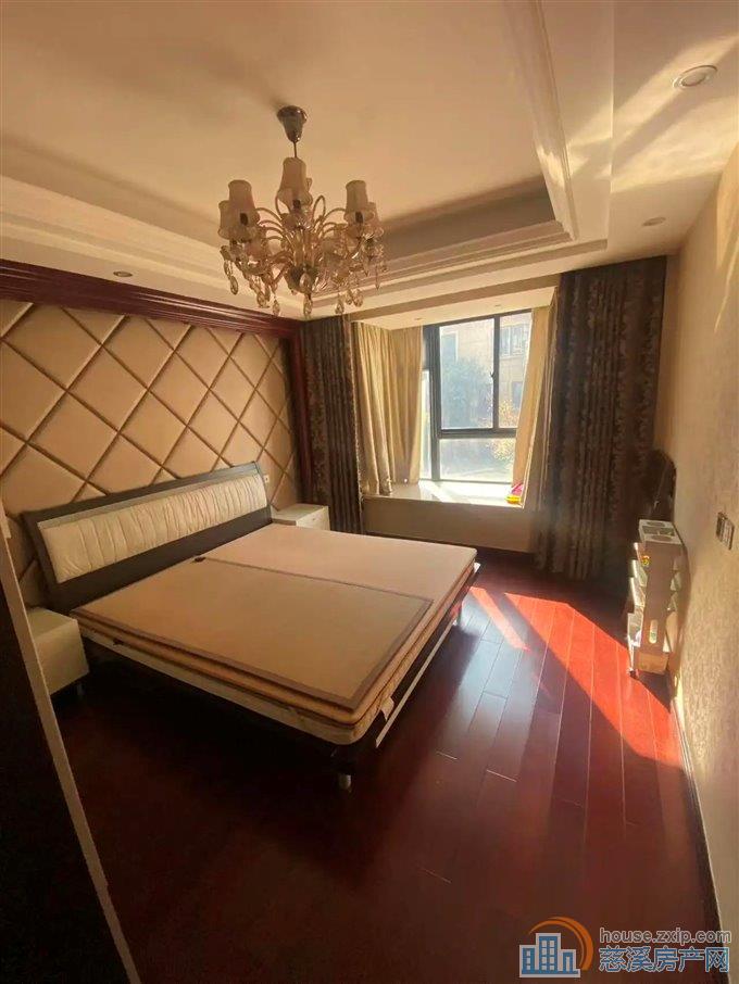 金色港湾小区   6层洋房 带车位