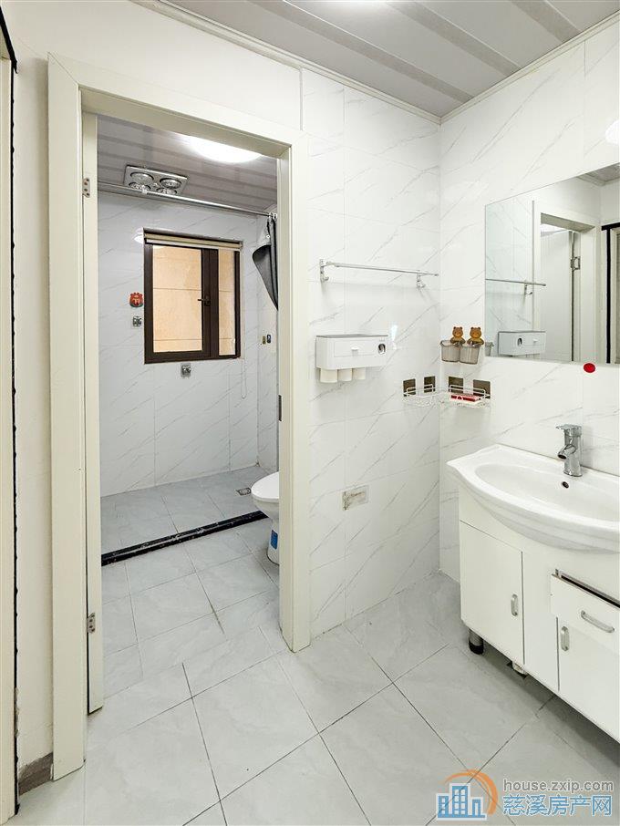 悦华府   精装 拎包入住