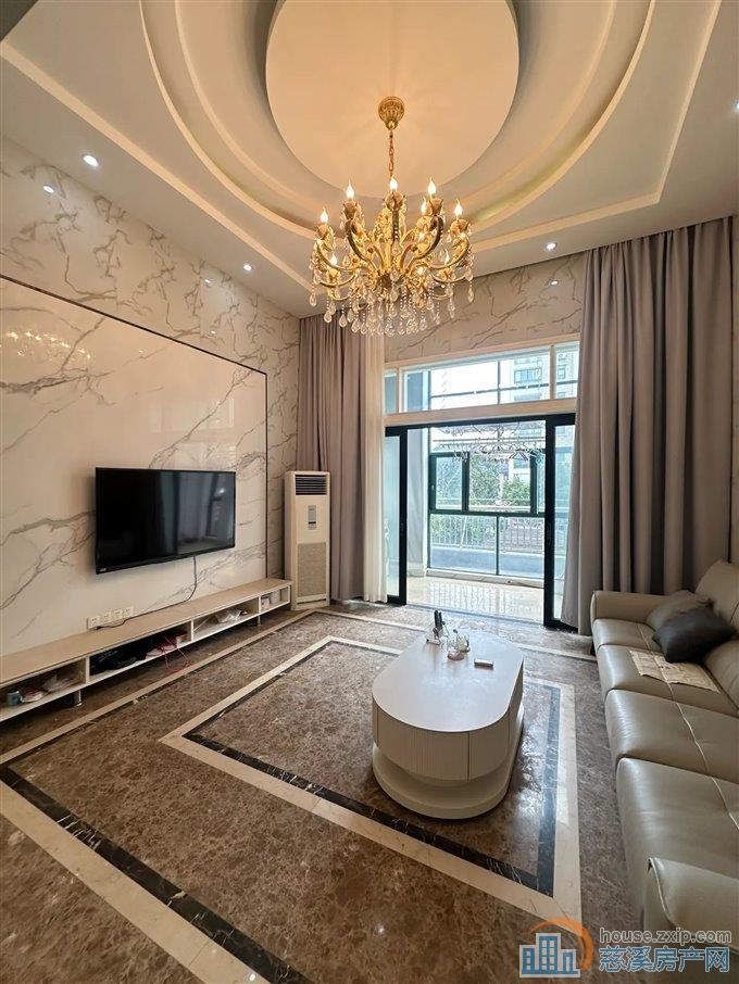 天赐家园复式三层 220万 送车位 精装