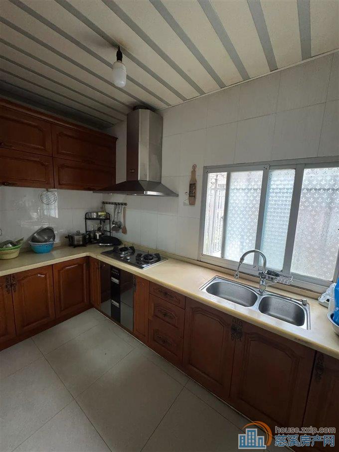 阳明山庄联排别墅268万拎包入住