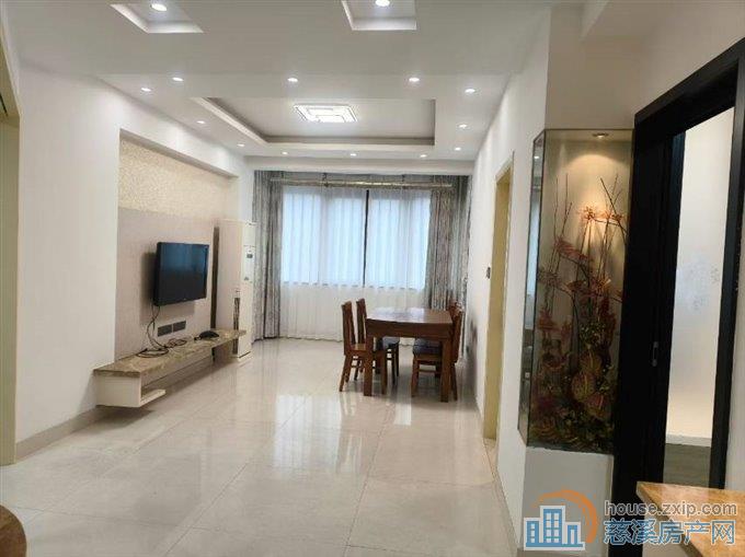 和润公寓70平一室一厅一卫一厨精装