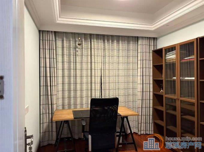 金仕华庭三室一卫现代装修3200元