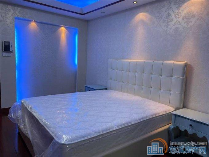 三北名都单身公寓朝南精装1900元