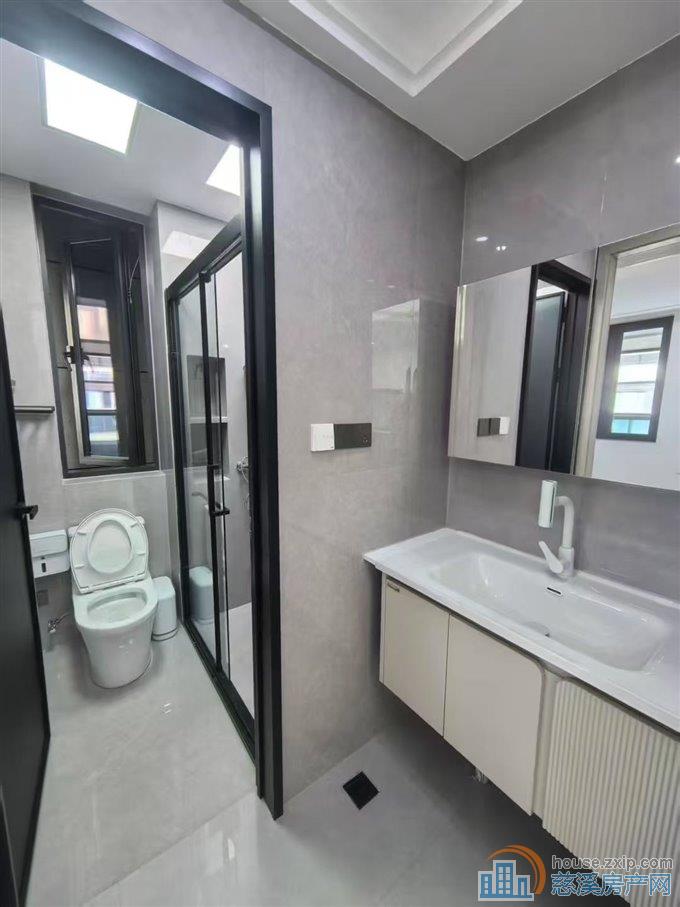 万固臻悦府悦四室二卫精装直接钥匙在