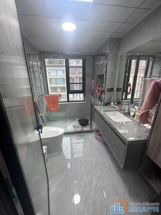 吾悦首府洋房楼层佳140平精装285万