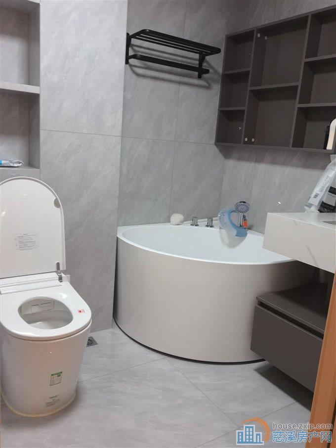 中海湖心半岛 精装102平方带车位