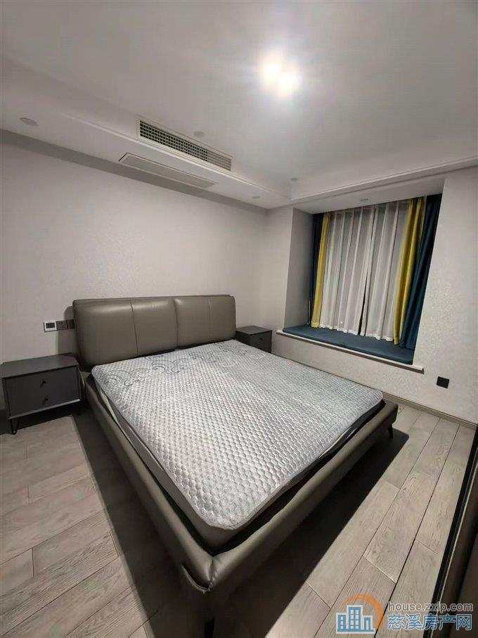 珑玥府上叠带星空露台精装送车位328万