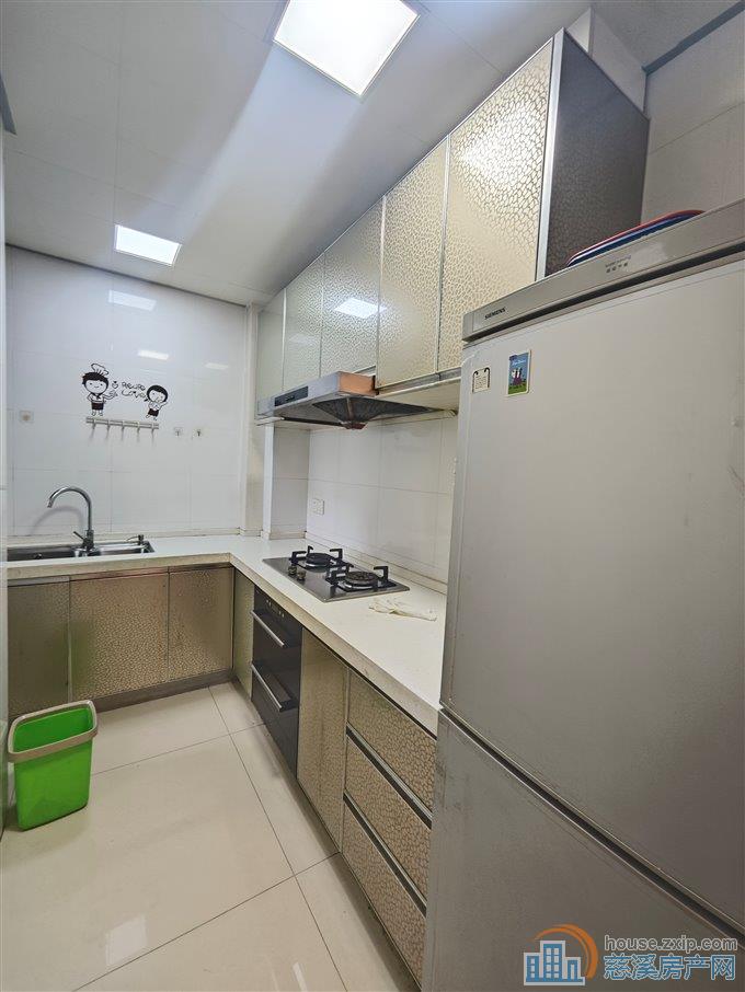 宗汉柏顿嘉园电梯房带车位精装直接钥匙在