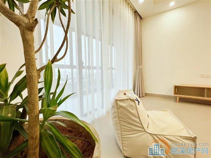 珑玥府112平精装三室二卫4500元