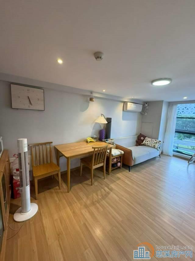 海铂中心53复53平2室56.8万车位