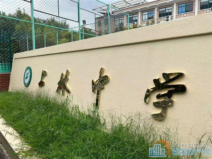 誉林府洋房一楼带花园直接房源钥匙在