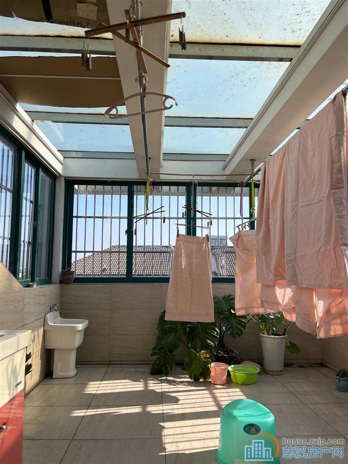 舜韵华庭131平78万带车库大露台