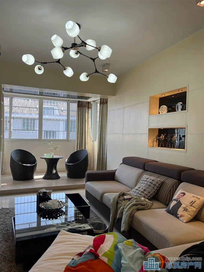 舜韵华庭131平78万带车库大露台