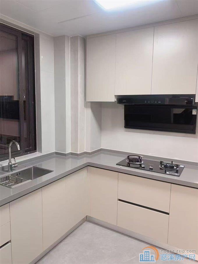 观湖佳苑90平精装2900元/月