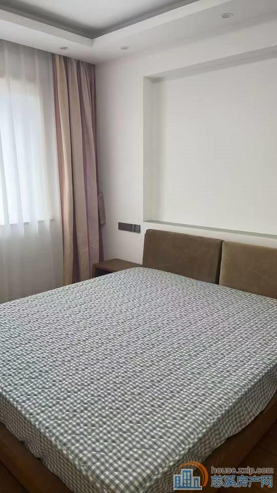 和润公寓70平一室一卫一客厅一洗衣房