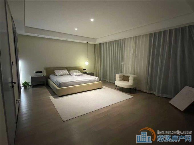 复地二期别墅现代豪装南北进门568万