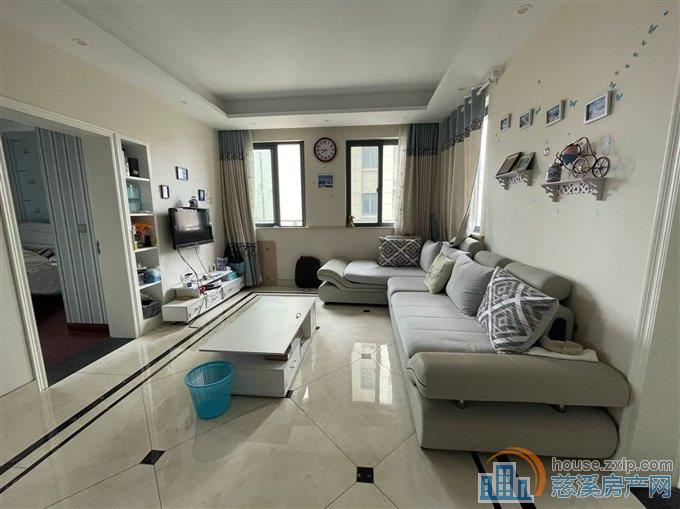 鸣北小区 精装电梯房 月租金2800元