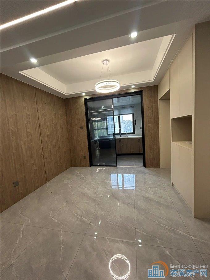 保利银杏小镇 精装127平方148万