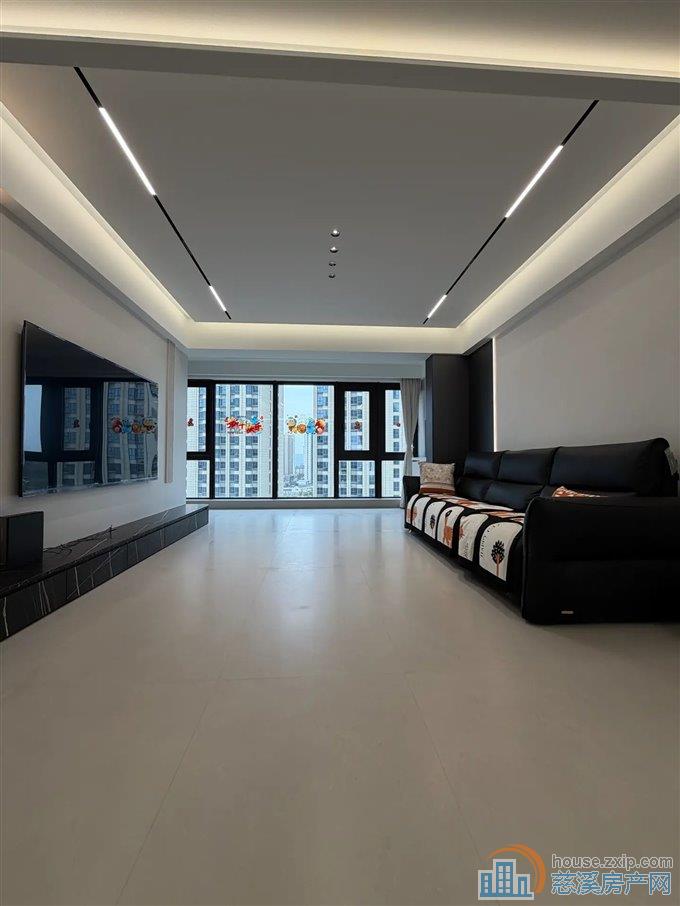 水映天成，161平方，全新装修