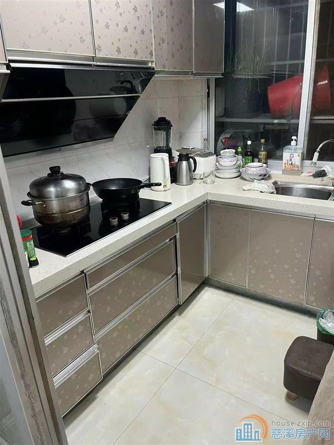 茜苑新村 精装修70平方125万 无在读