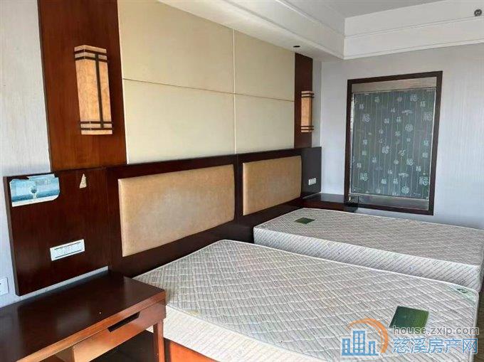 波斯曼朝南45.2平方精装98万满2年