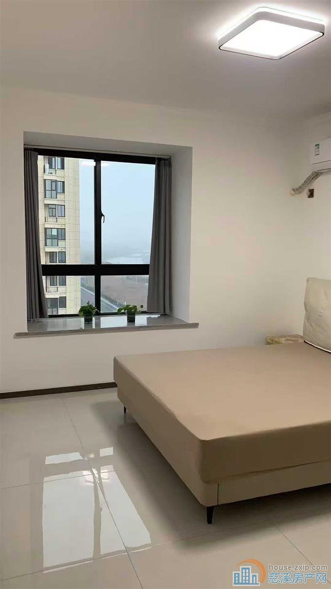 观湖家苑2室精装125万