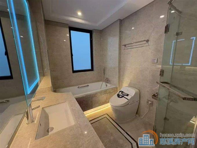 中海湖心半岛洋房143平好楼层精装未住