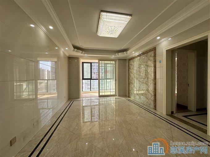 明月佳苑 精装 90平方 位置好 低总价