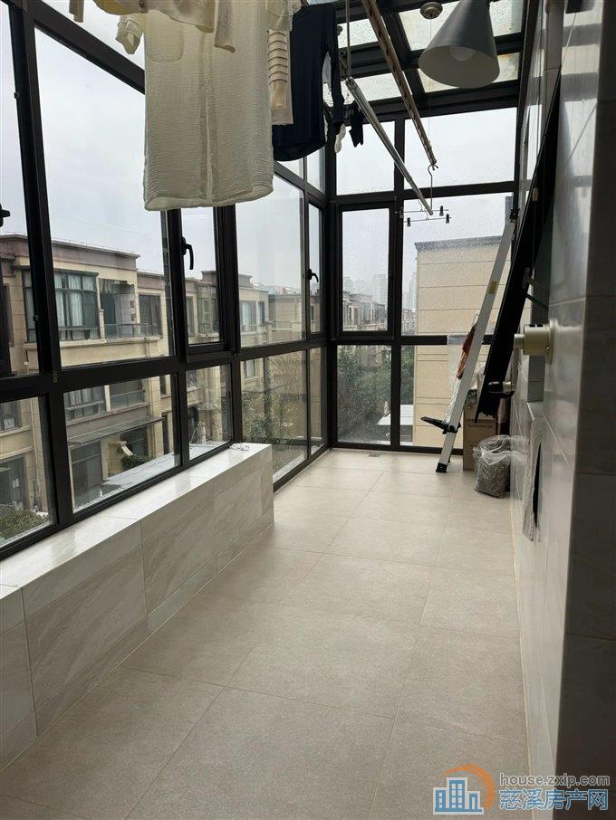 复地御溪雅苑二期 豪装 车位花园160平