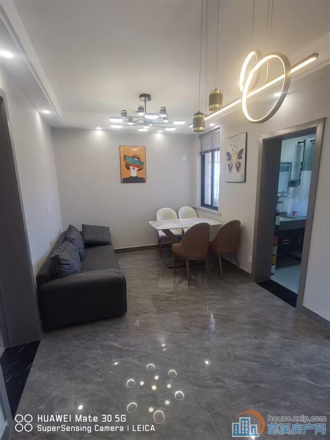 金山新村两室精装修1800直接房源钥匙在