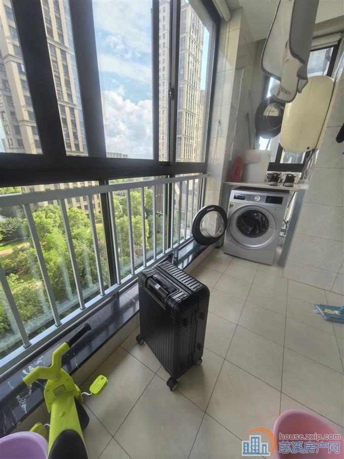 天悦湾豪装196平，带车位