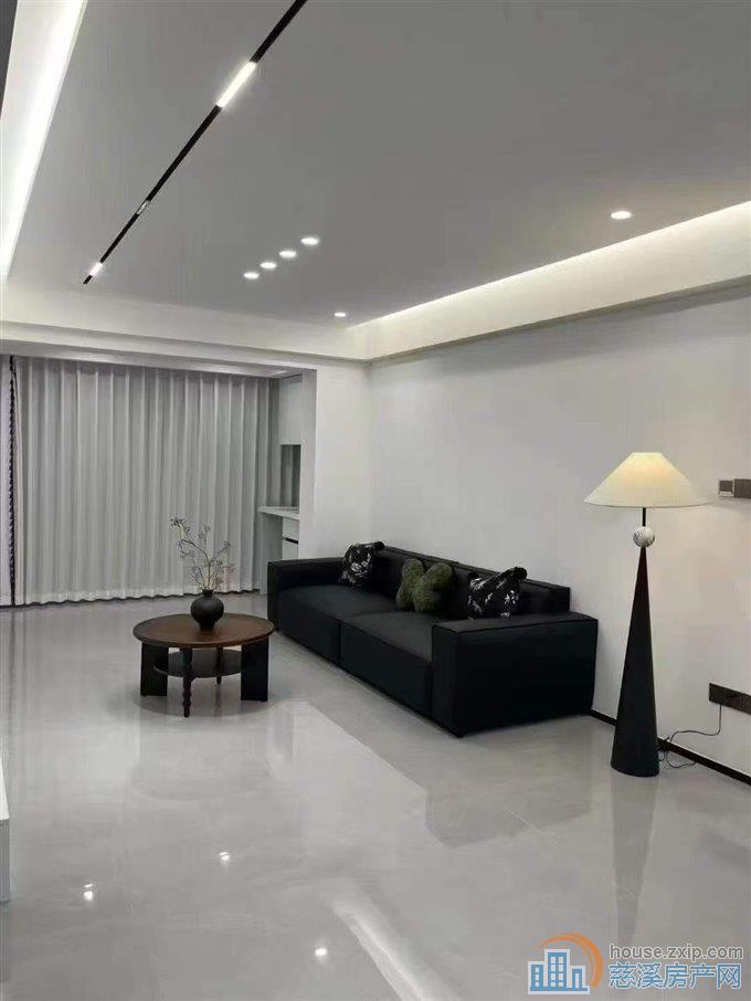 蔚蓝云图115平4室豪装149.6万